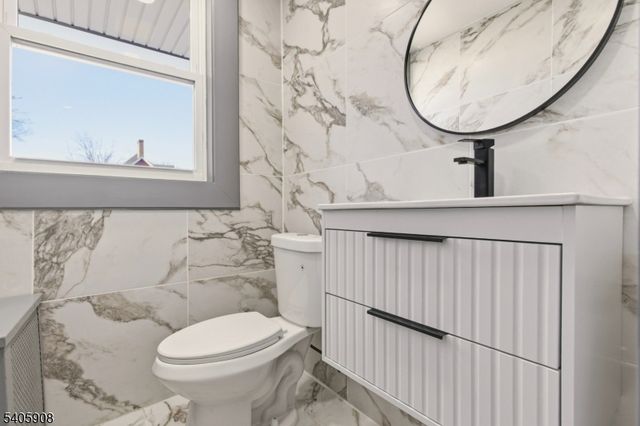 41 Girard Pl, Newark City, NJ 07108