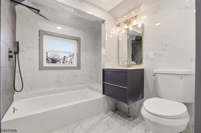 41 Girard Pl, Newark City, NJ 07108