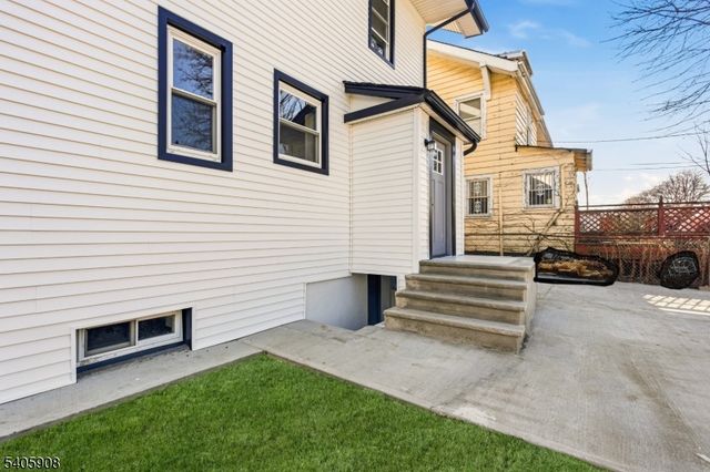 41 Girard Pl, Newark City, NJ 07108