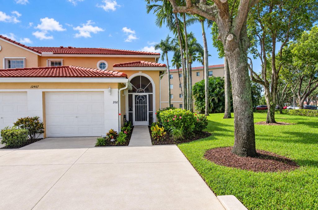 12467 Crystal Pointe Drive 202, Boynton Beach, FL 33437
