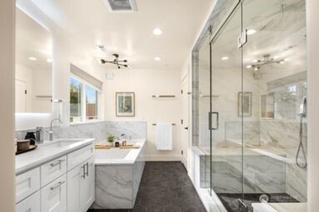 2411 SW 346th Street, Federal Way, WA 98023