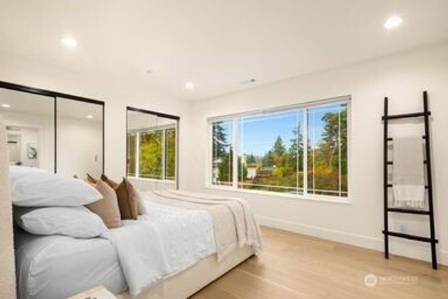 2411 SW 346th Street, Federal Way, WA 98023