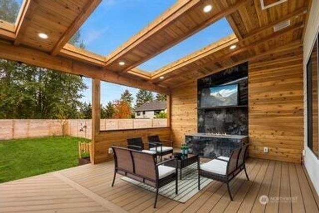 2411 SW 346th Street, Federal Way, WA 98023