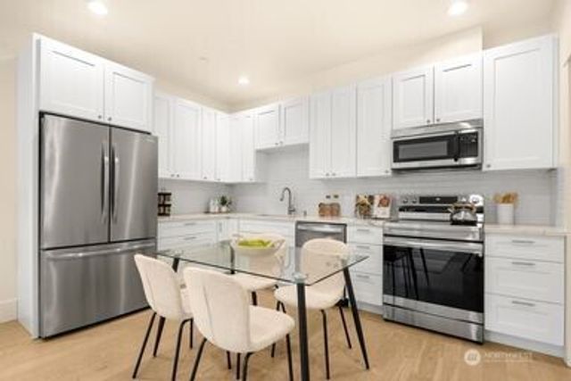 2411 SW 346th Street, Federal Way, WA 98023