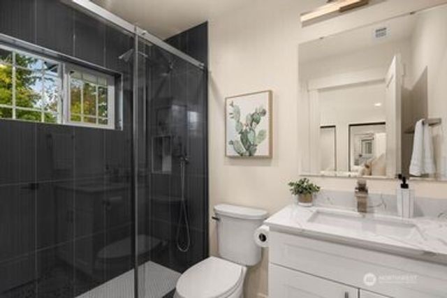 2411 SW 346th Street, Federal Way, WA 98023