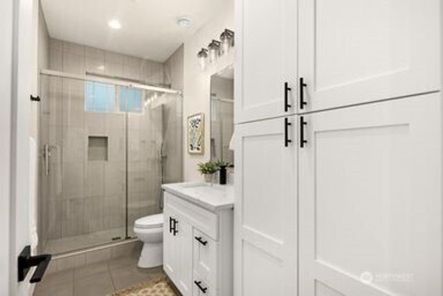 2411 SW 346th Street, Federal Way, WA 98023