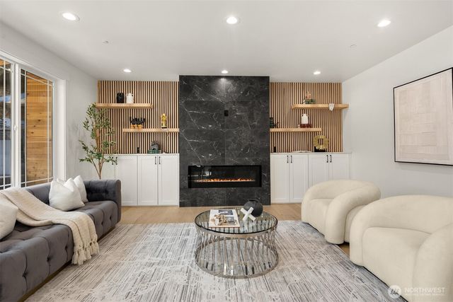 2411 SW 346th Street, Federal Way, WA 98023