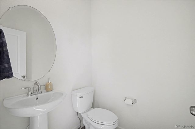 1980 S Fultondale Court, Aurora, CO 80018