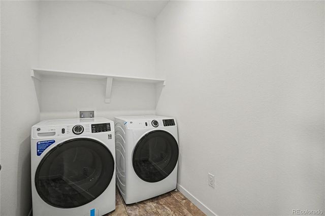 1980 S Fultondale Court, Aurora, CO 80018