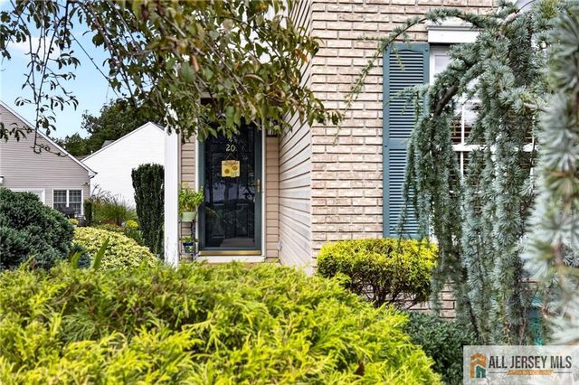 20 George W Helme Drive, Helmetta, NJ 08828