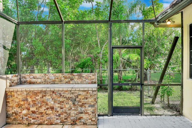 645 NW 102nd Ave, Coral Springs, FL 33071