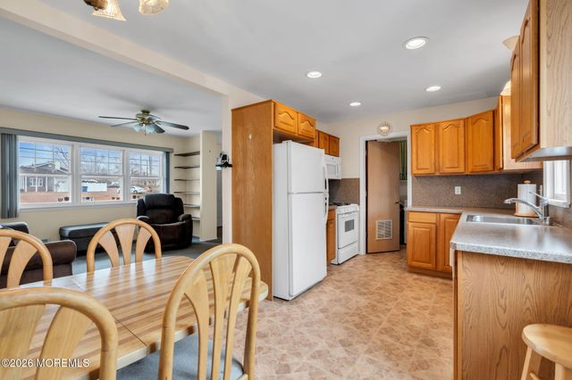 1425 Nevada Drive, Toms River, NJ 08753