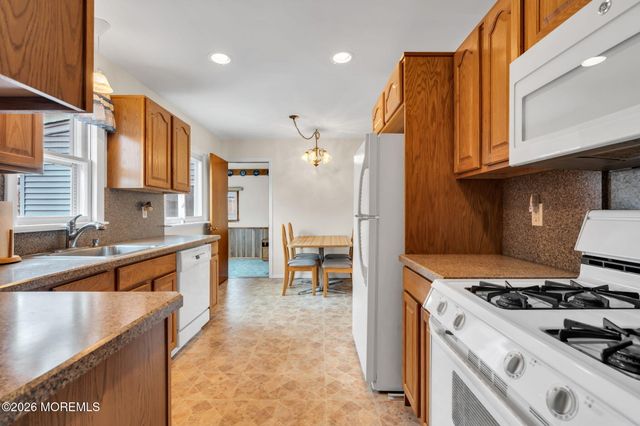 1425 Nevada Drive, Toms River, NJ 08753