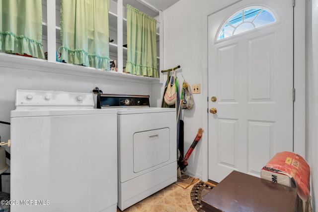 1425 Nevada Drive, Toms River, NJ 08753