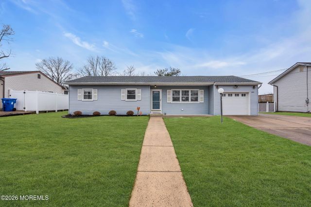 1425 Nevada Drive, Toms River, NJ 08753