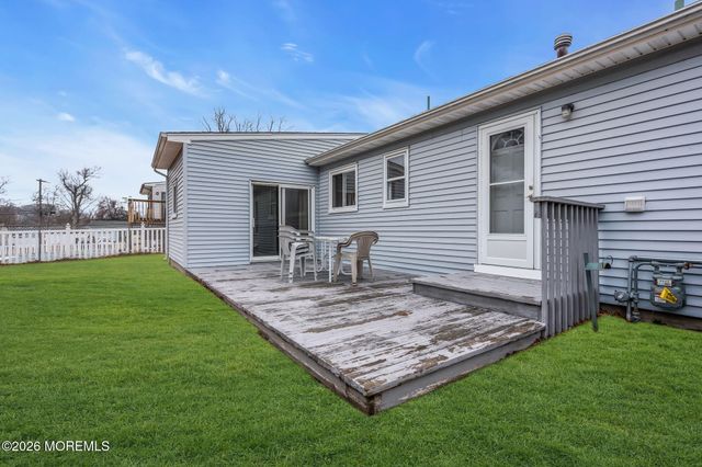 1425 Nevada Drive, Toms River, NJ 08753