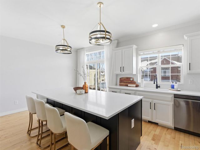 6073 Windemere Lane, Shelby Charter Township, MI 48316