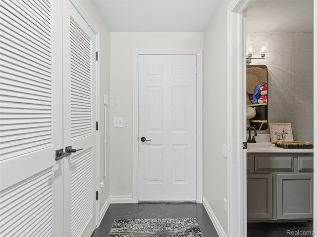 6073 Windemere Lane, Shelby Charter Township, MI 48316