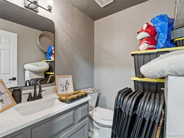 6073 Windemere Lane, Shelby Charter Township, MI 48316