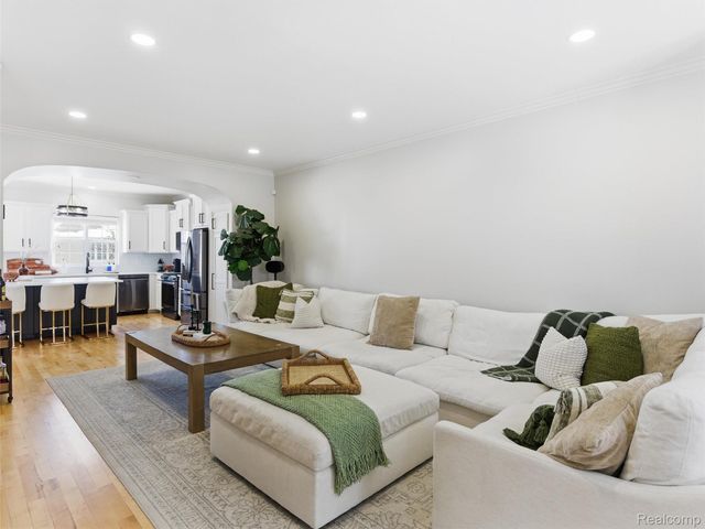 6073 Windemere Lane, Shelby Charter Township, MI 48316