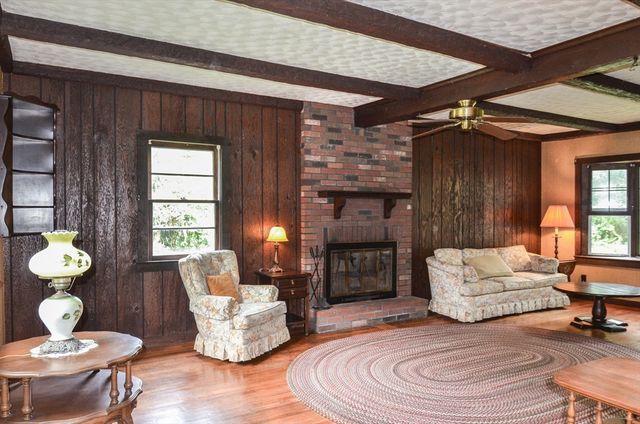 240 Gates Pond Rd, Berlin, MA 01503