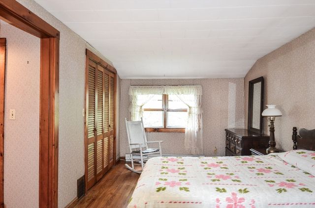 240 Gates Pond Rd, Berlin, MA 01503