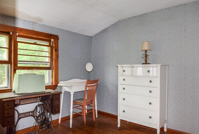 240 Gates Pond Rd, Berlin, MA 01503