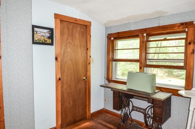 240 Gates Pond Rd, Berlin, MA 01503