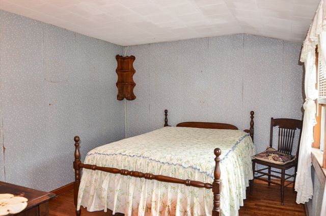 240 Gates Pond Rd, Berlin, MA 01503