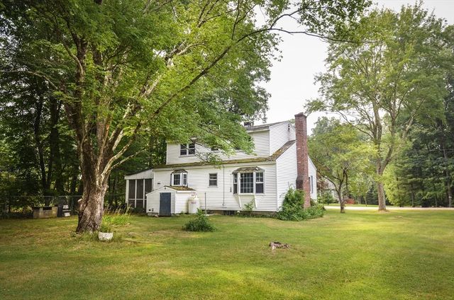 240 Gates Pond Rd, Berlin, MA 01503