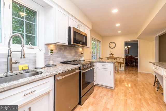 24 VAN WYCK DR, Princeton Junction, NJ 08550