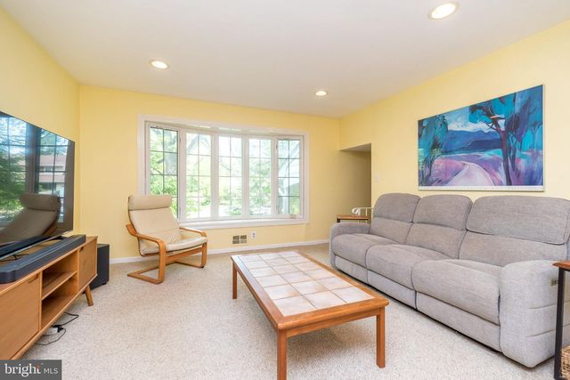 24 VAN WYCK DR, Princeton Junction, NJ 08550