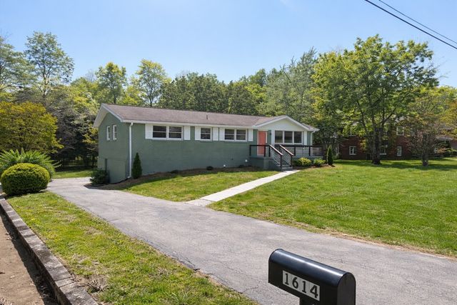 1614 Shady Cir, Lebanon, TN 37087