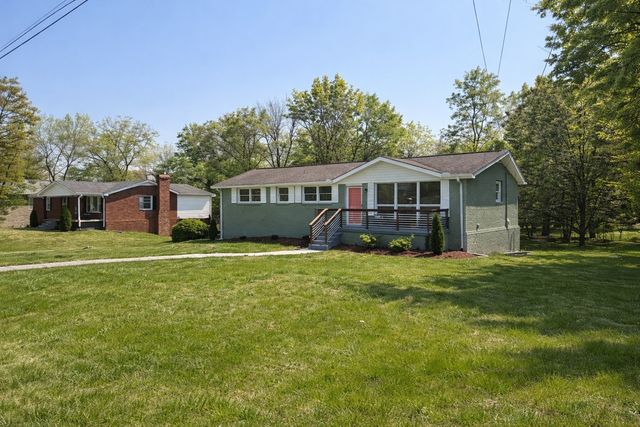 1614 Shady Cir, Lebanon, TN 37087