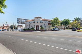 5320 W Olympic Boulevard 10, Los Angeles, CA 90036