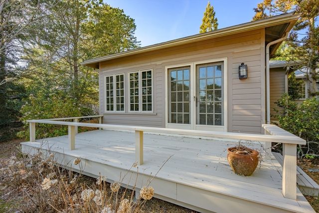 74 Lakeview Dr, Barnstable, MA 02632
