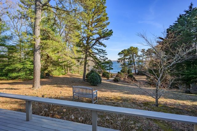 74 Lakeview Dr, Barnstable, MA 02632