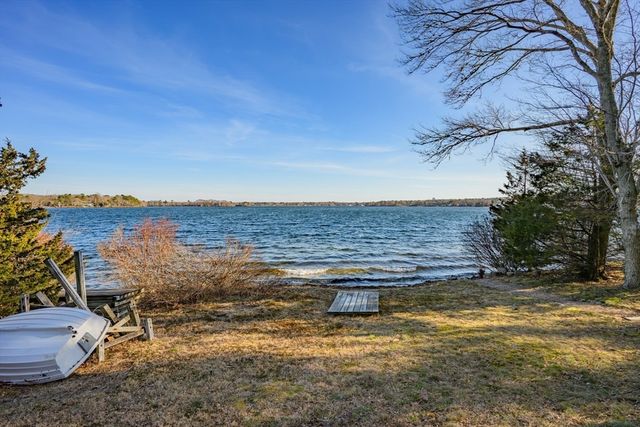 74 Lakeview Dr, Barnstable, MA 02632