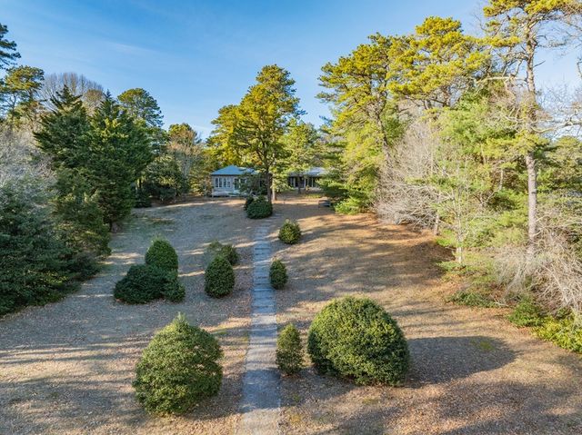 74 Lakeview Dr, Barnstable, MA 02632