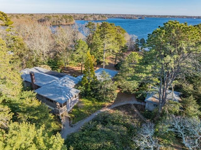 74 Lakeview Dr, Barnstable, MA 02632