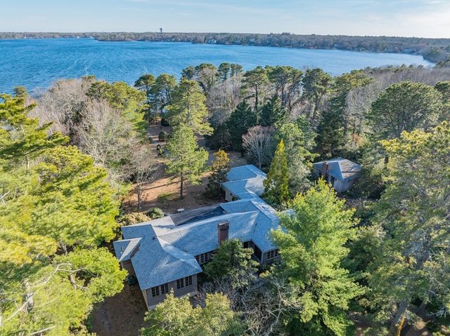 74 Lakeview Dr, Barnstable, MA 02632