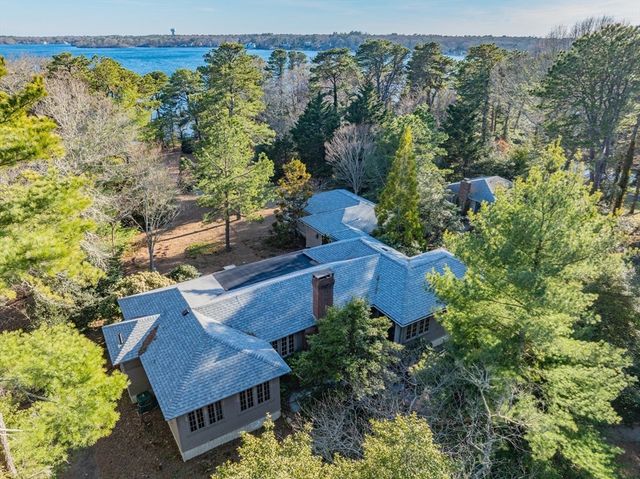 74 Lakeview Dr, Barnstable, MA 02632