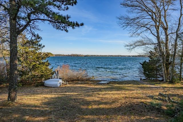 74 Lakeview Dr, Barnstable, MA 02632