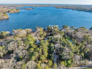 74 Lakeview Dr, Barnstable, MA 02632