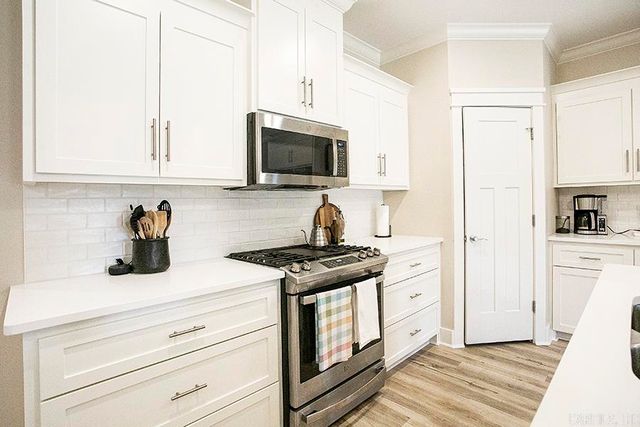 16 Luke Court, Maumelle, AR 72113