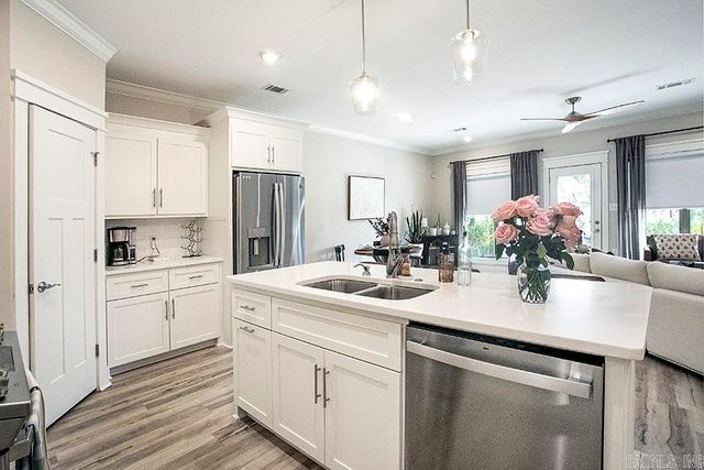 16 Luke Court, Maumelle, AR 72113