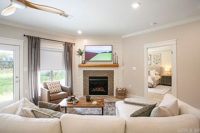 16 Luke Court, Maumelle, AR 72113