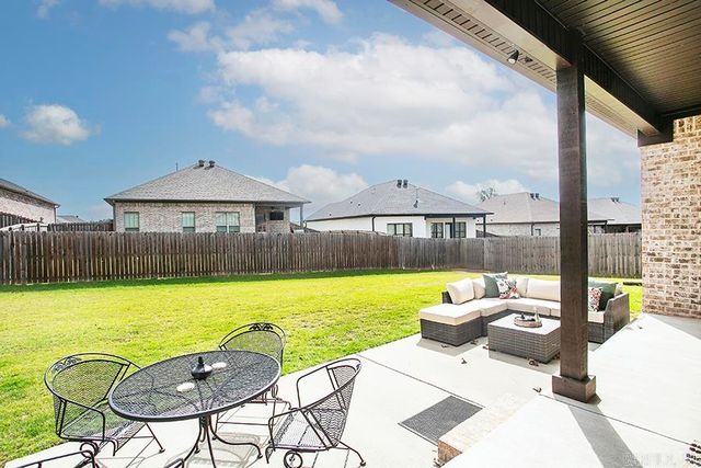 16 Luke Court, Maumelle, AR 72113