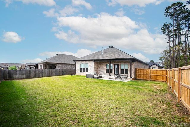 16 Luke Court, Maumelle, AR 72113