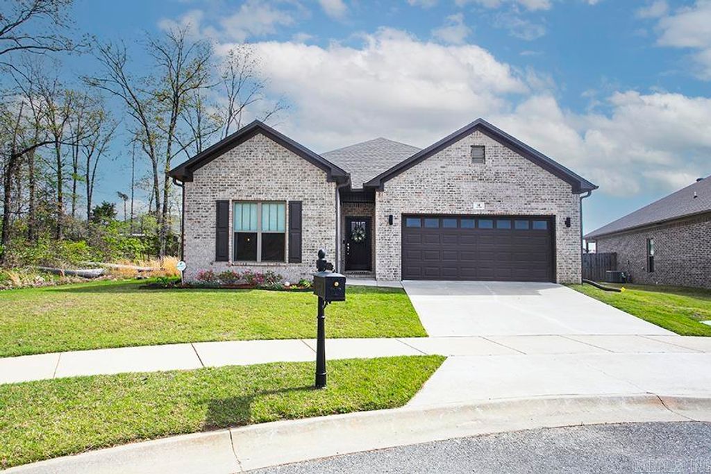 16 Luke Court, Maumelle, AR 72113